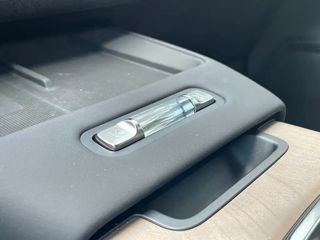 Volvo XC70 PHEV — миниатюра 9