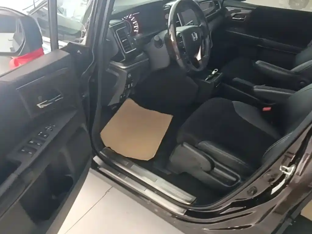 Honda Elysion — миниатюра 16