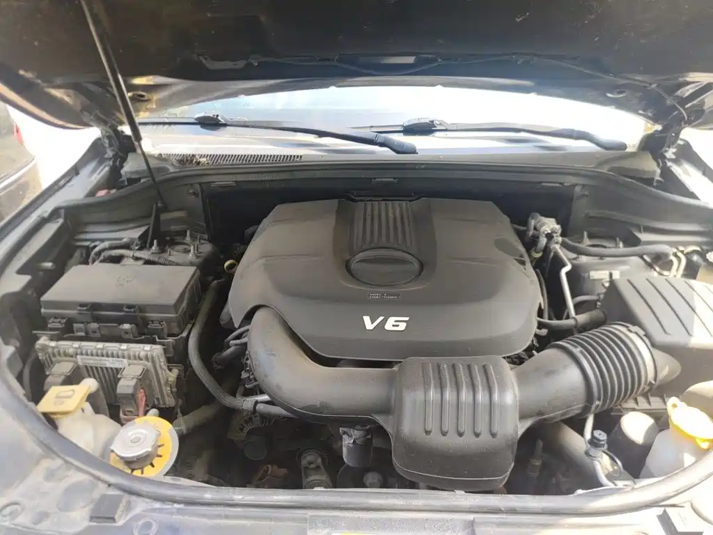 Jeep Grand Cherokee (Import) — миниатюра 21