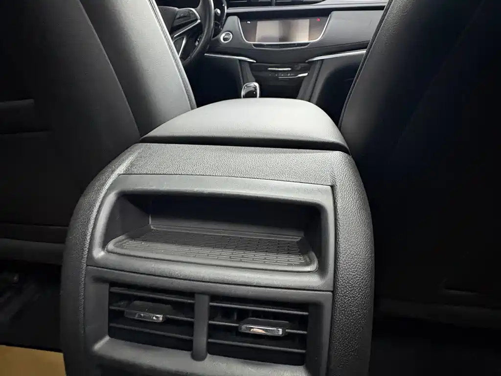 Cadillac XT5 — миниатюра 12