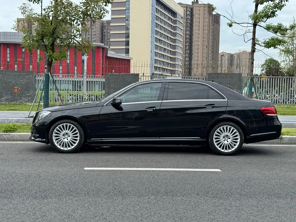Mercedes-Benz E-Class — миниатюра 15