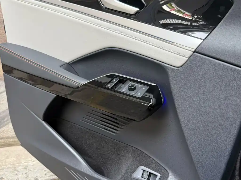 Volkswagen ID.6 Crozz — миниатюра 6