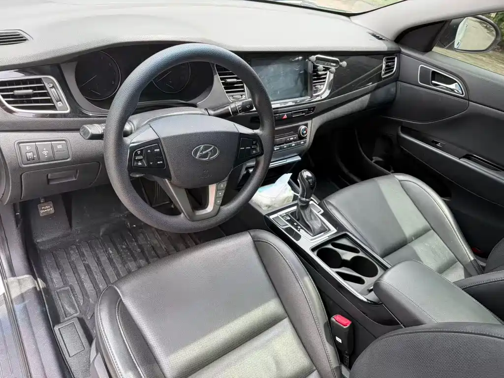 Hyundai Mistra — миниатюра 8
