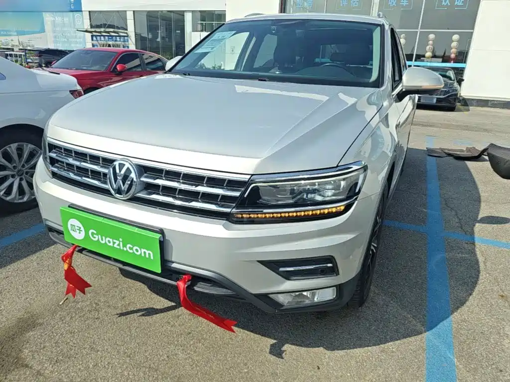 Volkswagen Tiguan L — миниатюра 2