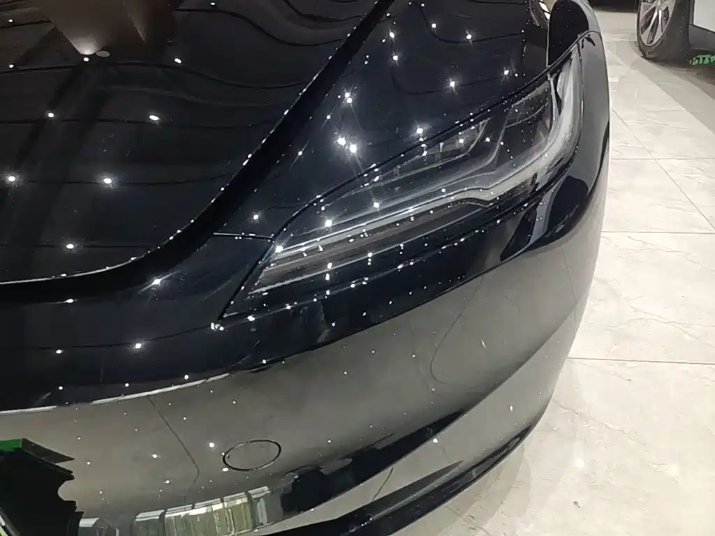 Tesla Model 3 — миниатюра 24