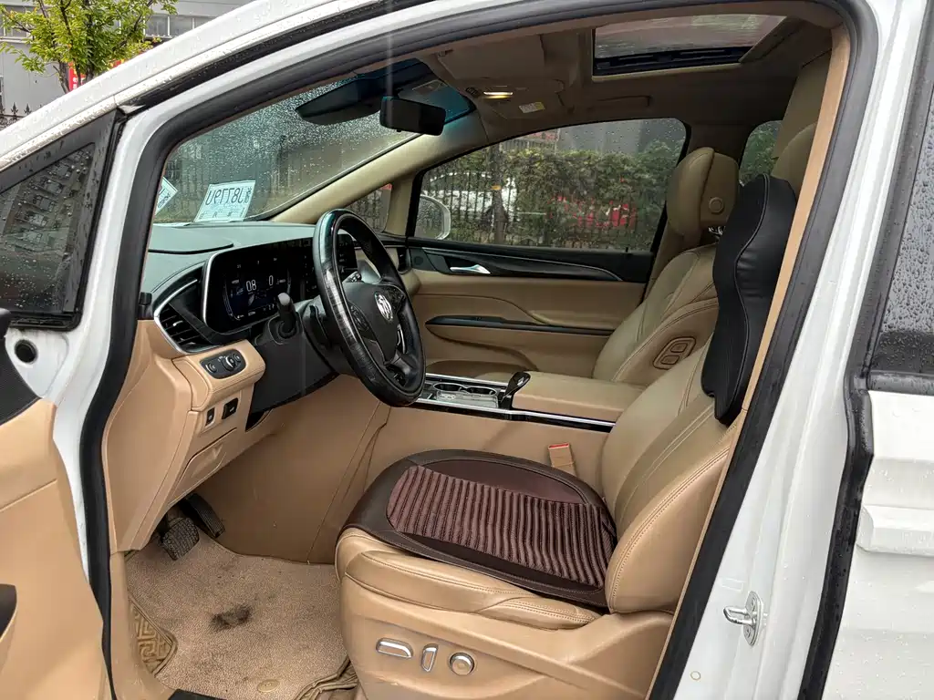 Buick GL8 — миниатюра 3
