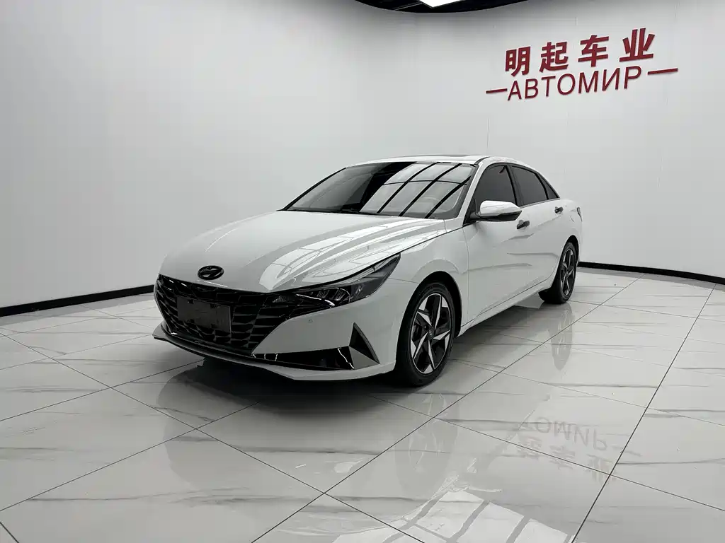 Hyundai Elantra 2022 1.5L CVT LUX Luxury