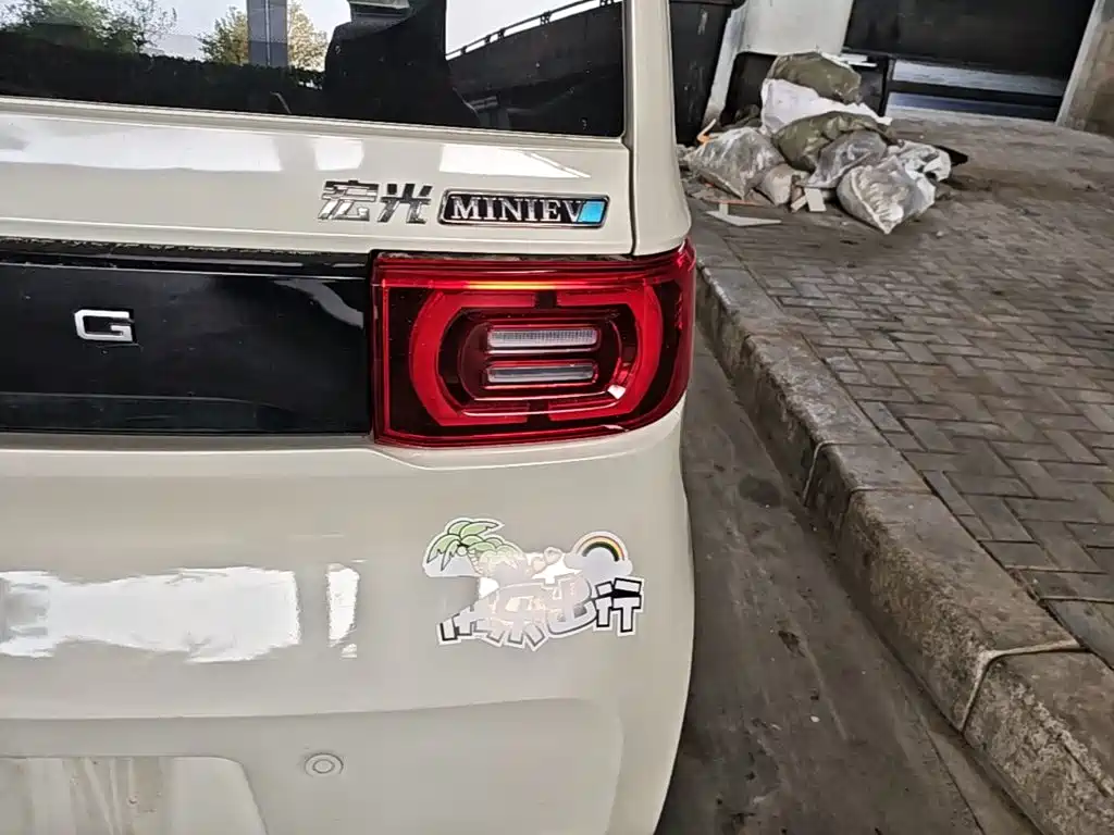 Wuling MINIEV — миниатюра 8