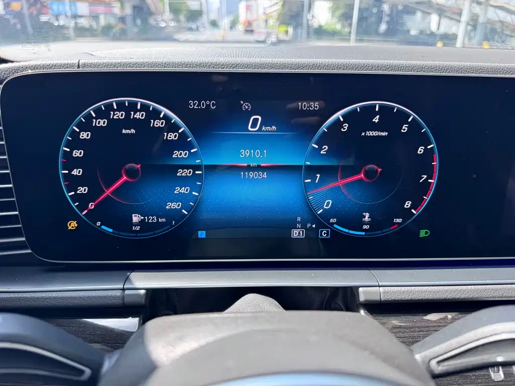 Mercedes-Benz GLE (Import) — миниатюра 16