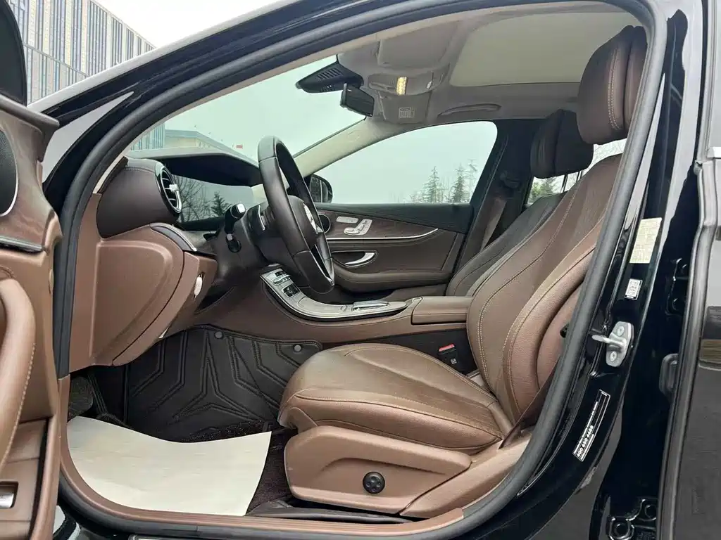 Mercedes-Benz E-Class — миниатюра 5
