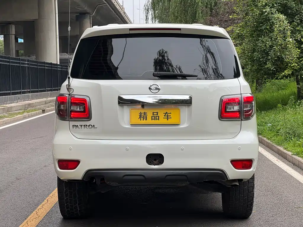 Nissan Patrol 2017 4.0L AT
