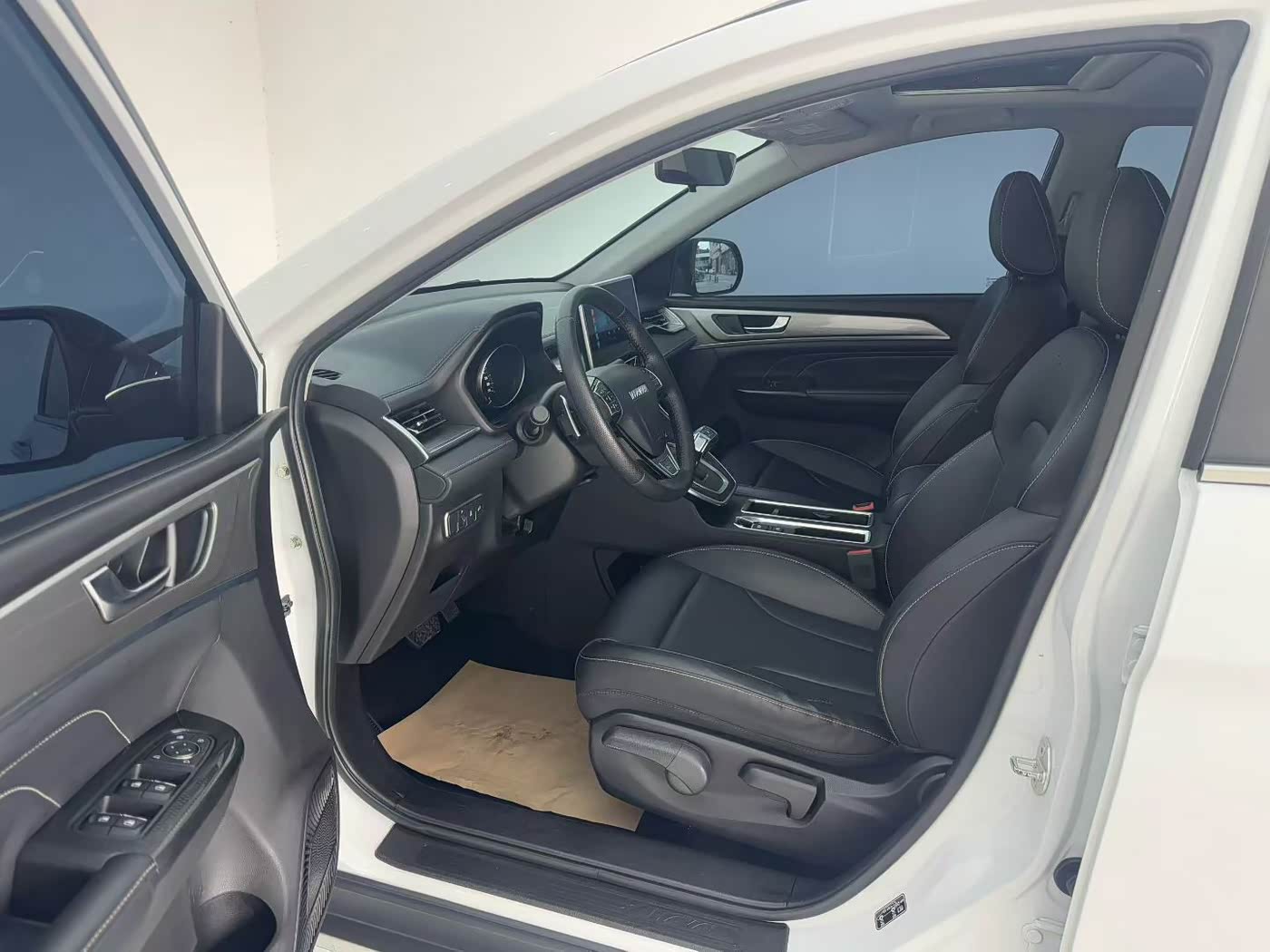 Haval Haval M6 1.5 л 2022 г. Белый, пробег 43000 км
