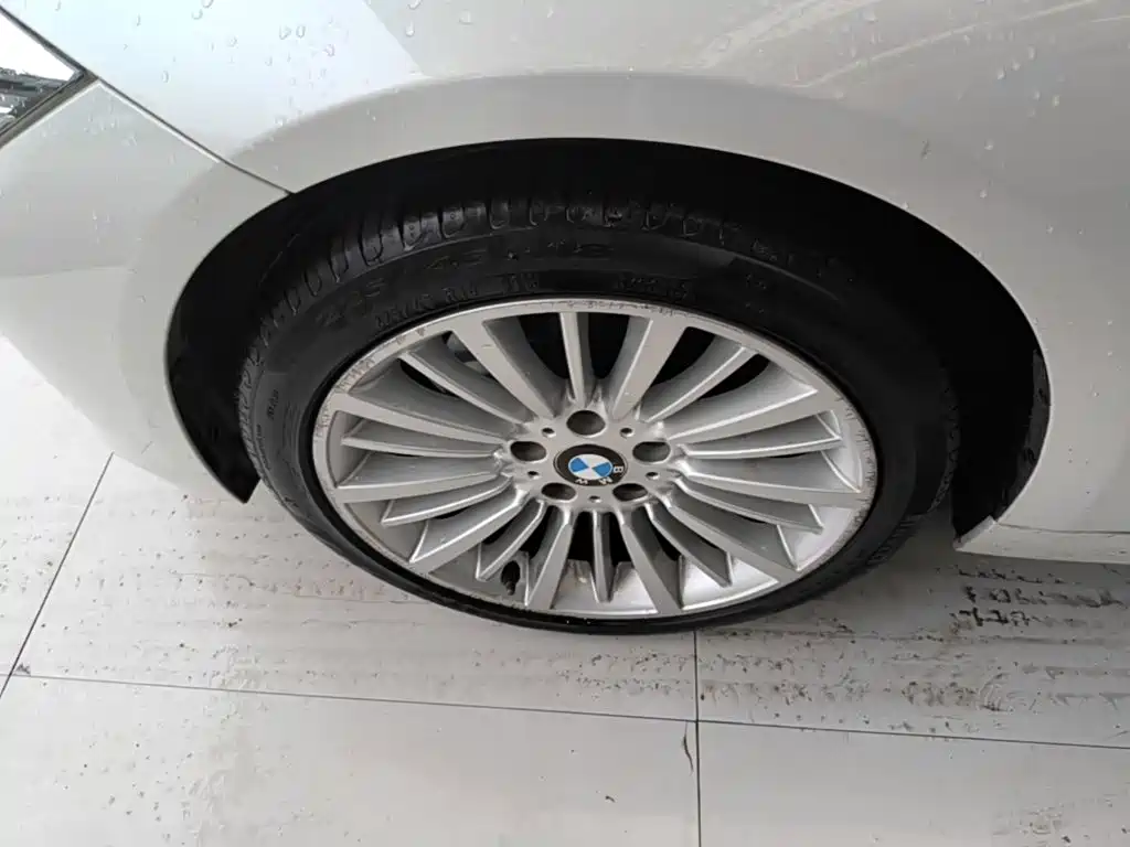 BMW 3 Series — миниатюра 23