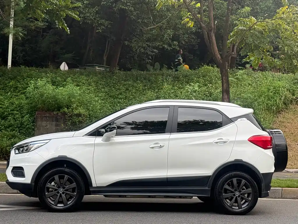 BYD Yuan EV — миниатюра 3