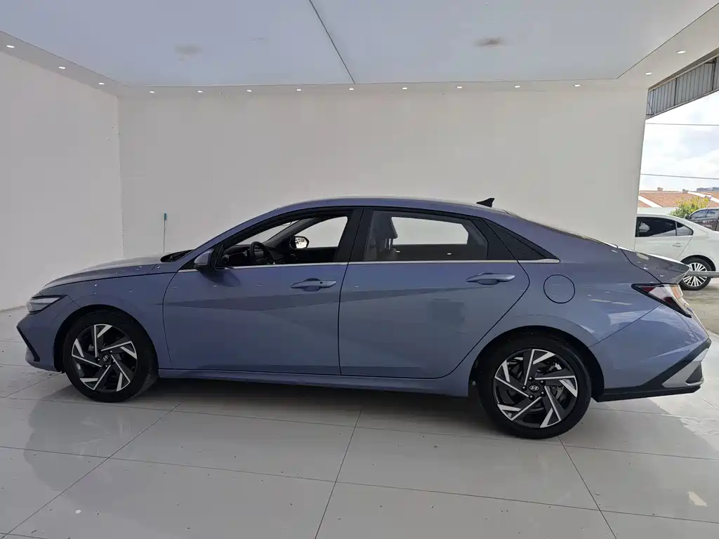 Hyundai Elantra — миниатюра 29