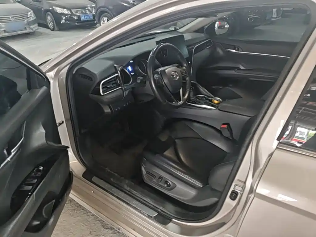 Toyota Camry — миниатюра 16