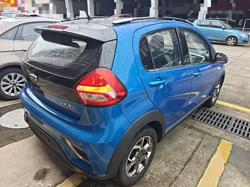 Geely Vision X1 — миниатюра 7