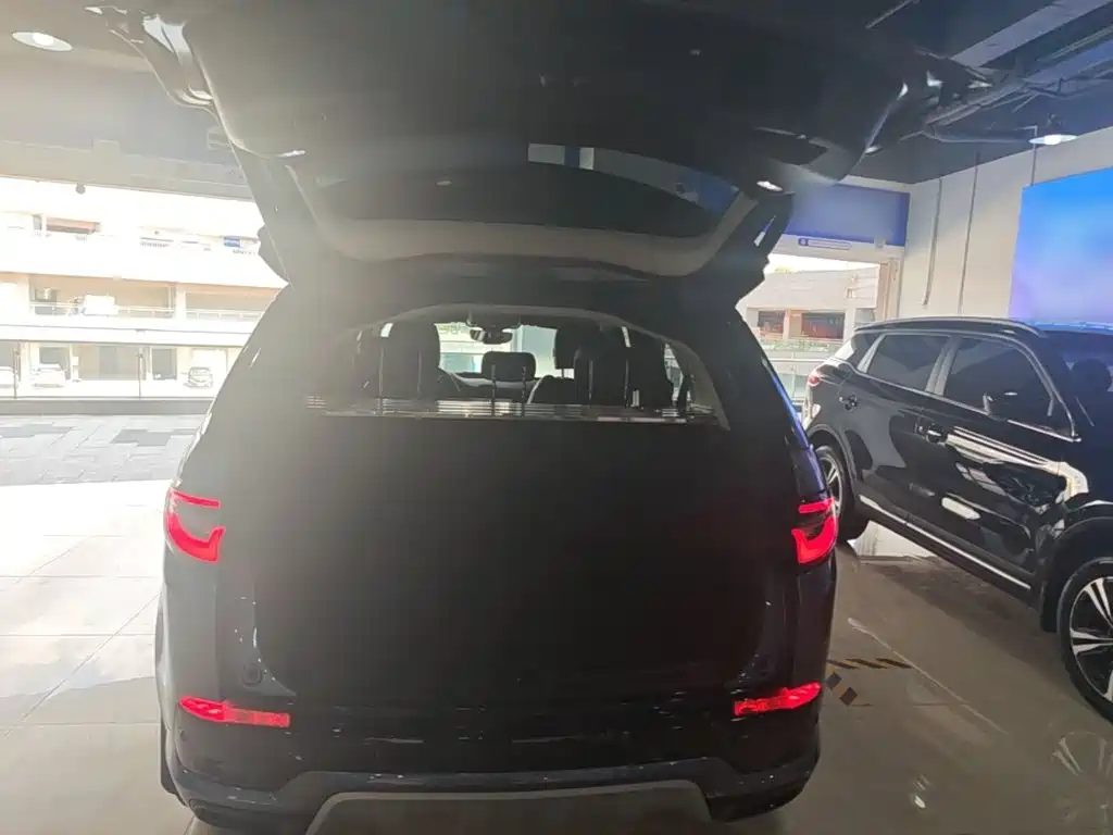 Land Rover Discovery Sport — миниатюра 19