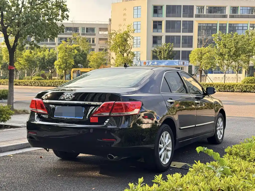 Toyota Camry — миниатюра 4