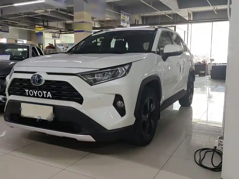 Toyota RAV4 — миниатюра 2