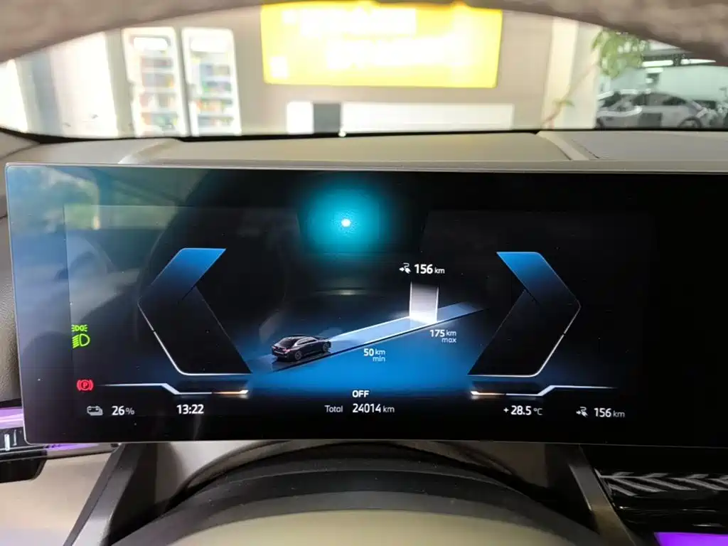 BMW i5 — миниатюра 12