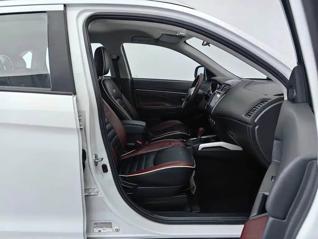 Mitsubishi ASX — миниатюра 23