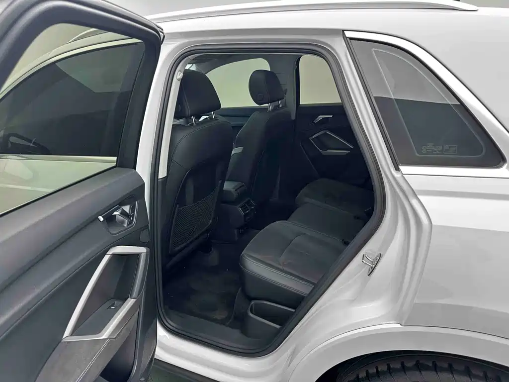 Audi Q3 — миниатюра 12