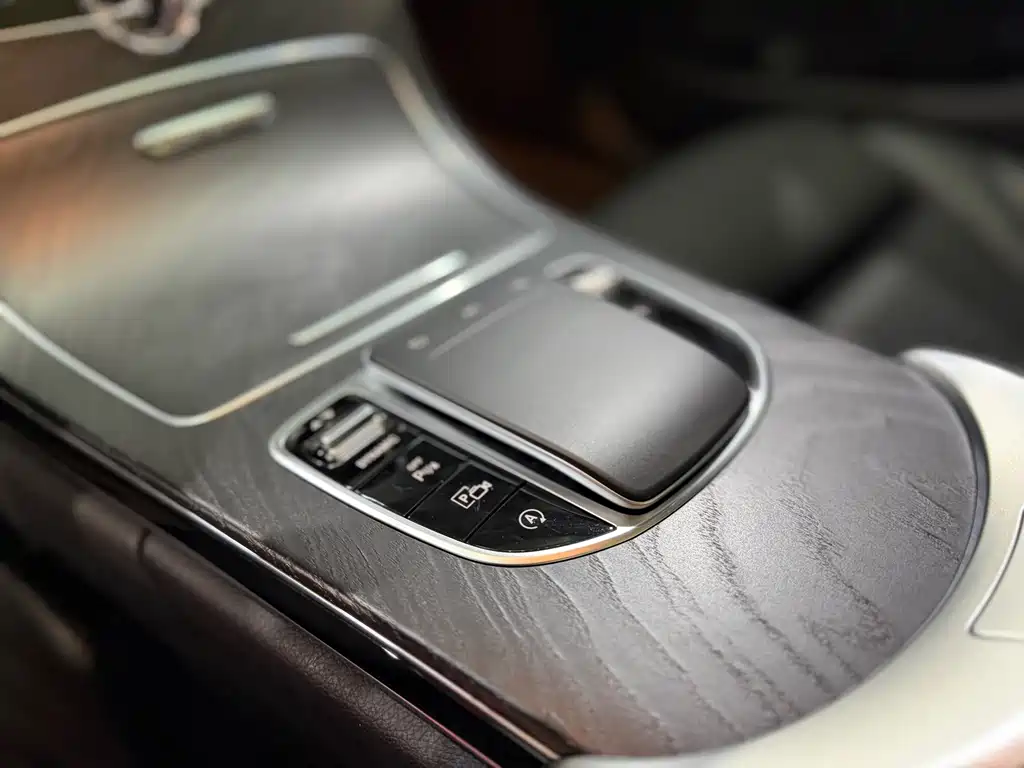 Mercedes-Benz C-Class — миниатюра 6