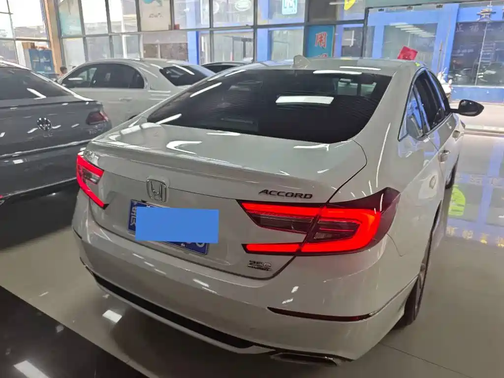 Honda Accord — миниатюра 9