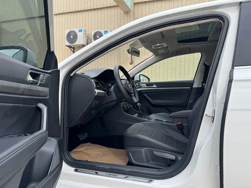 Volkswagen Lavida 2019 1.5L AT Comfort VI
