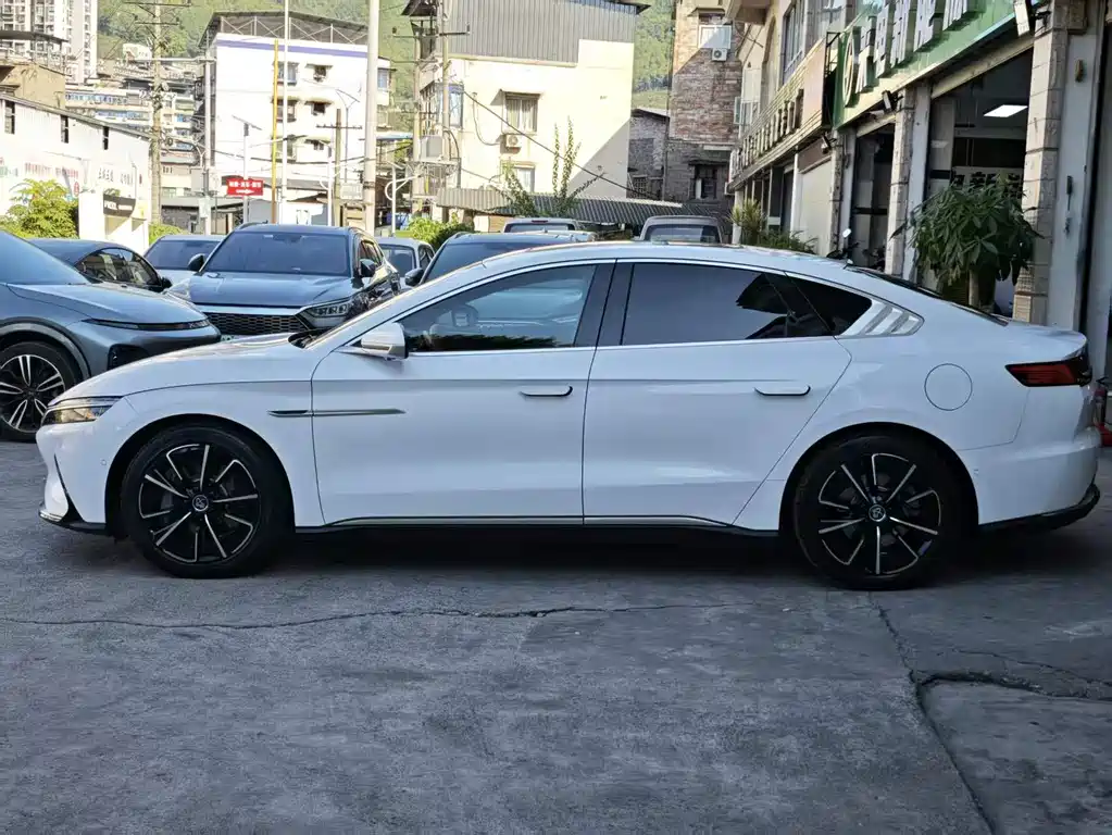 BYD Han — миниатюра 2