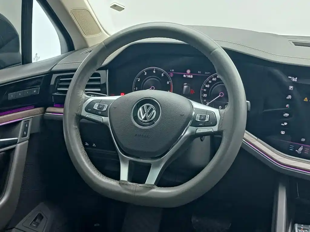 Volkswagen Touareg — миниатюра 7