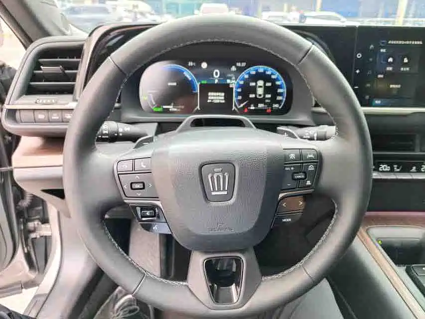 Toyota Crown (Import) — миниатюра 4