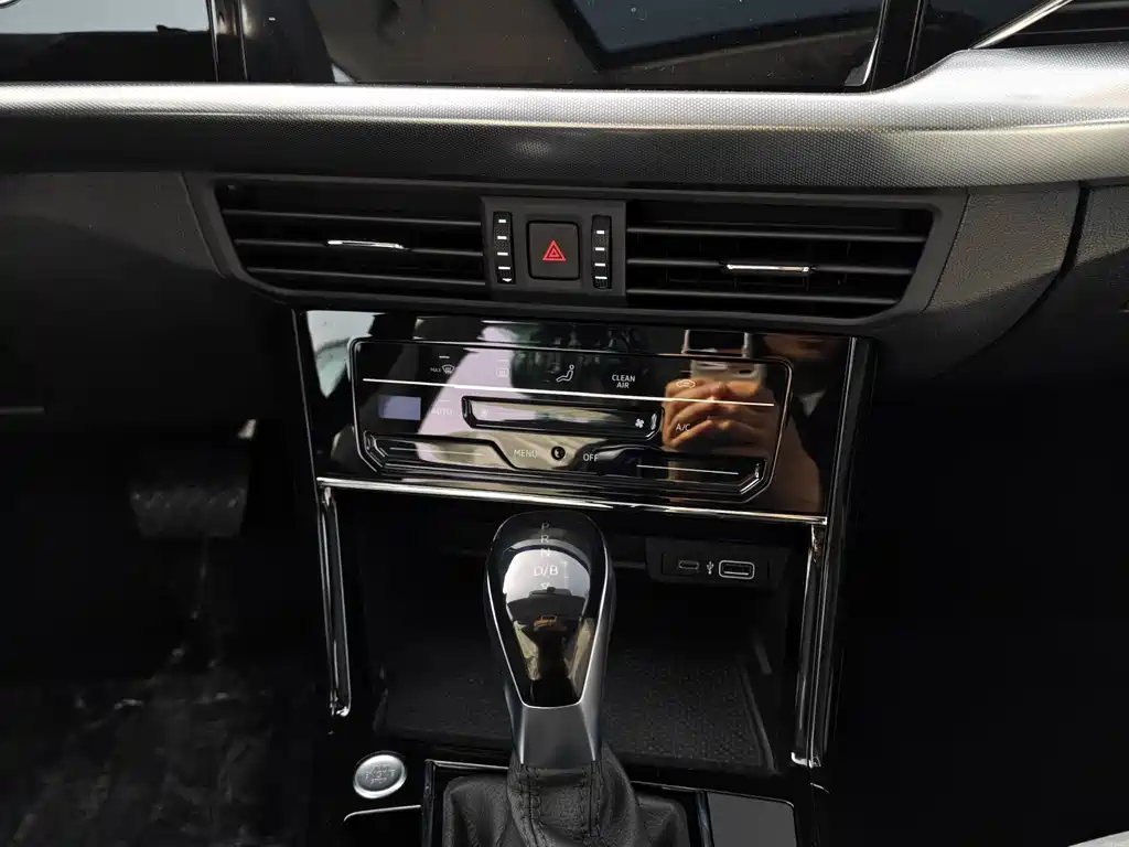 VOLKSWAGEN PASSAT NEW ENERGY