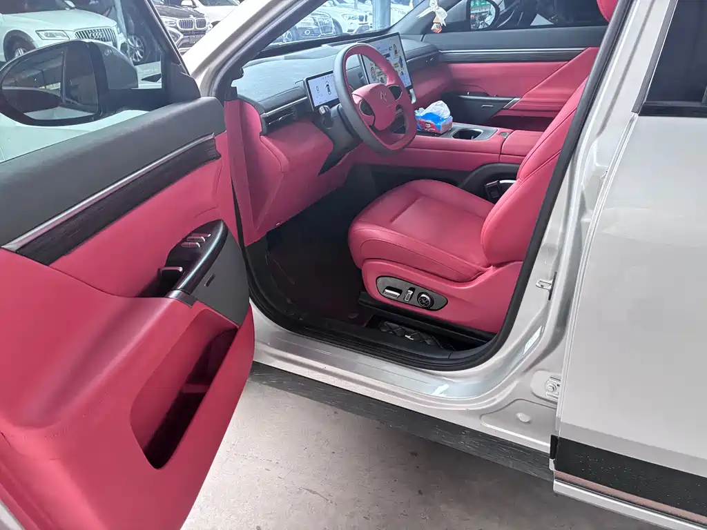 Dongfeng eπ008 2024 210Max 6 мест