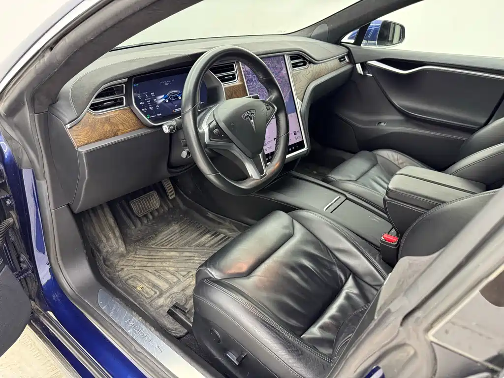 Tesla Model S — миниатюра 9