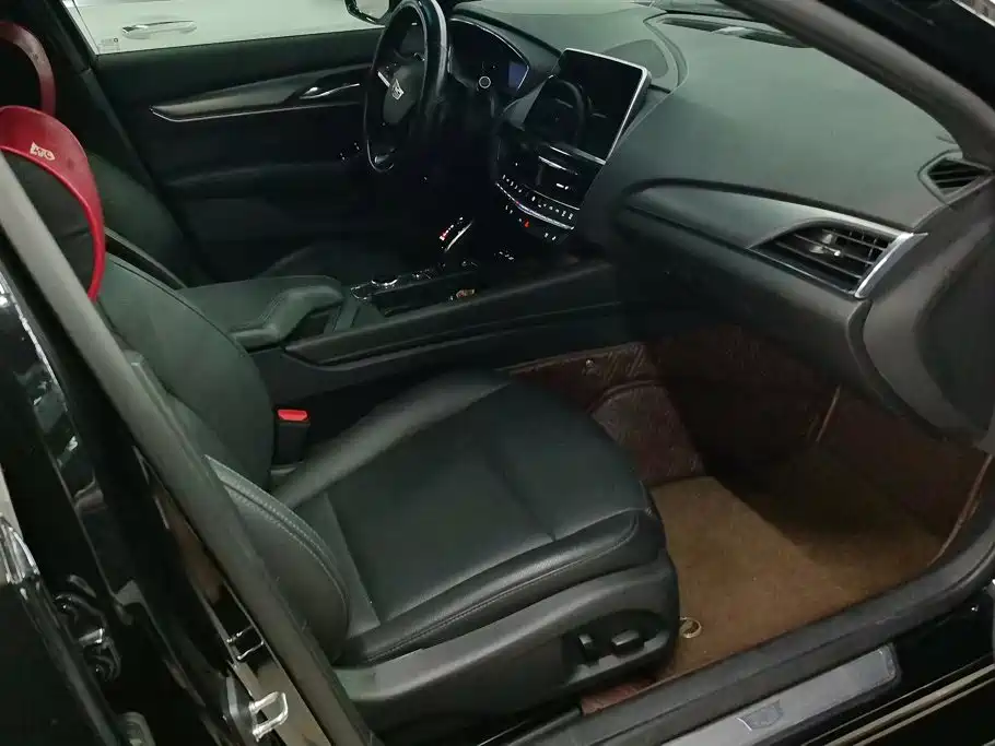Cadillac CT5 — миниатюра 8