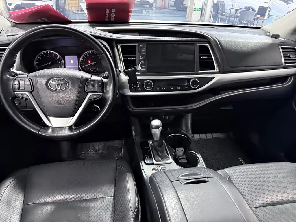 Toyota Highlander — миниатюра 12
