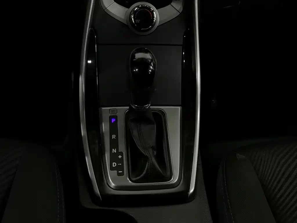 Hyundai Elantra Langdong — миниатюра 13