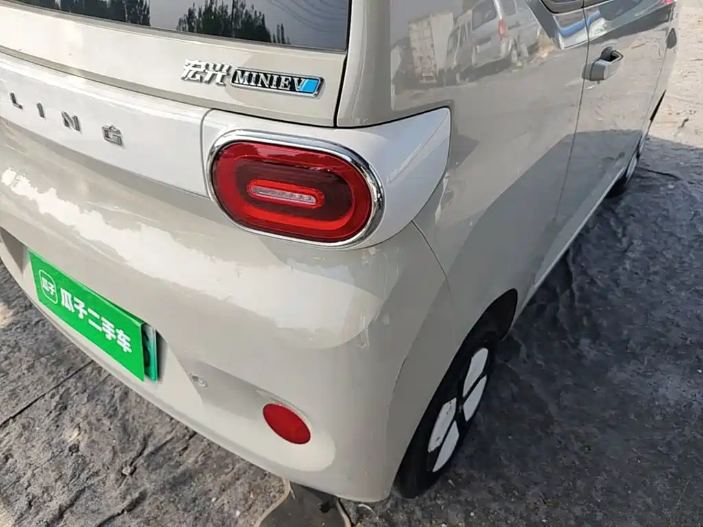 Wuling MINIEV — миниатюра 8
