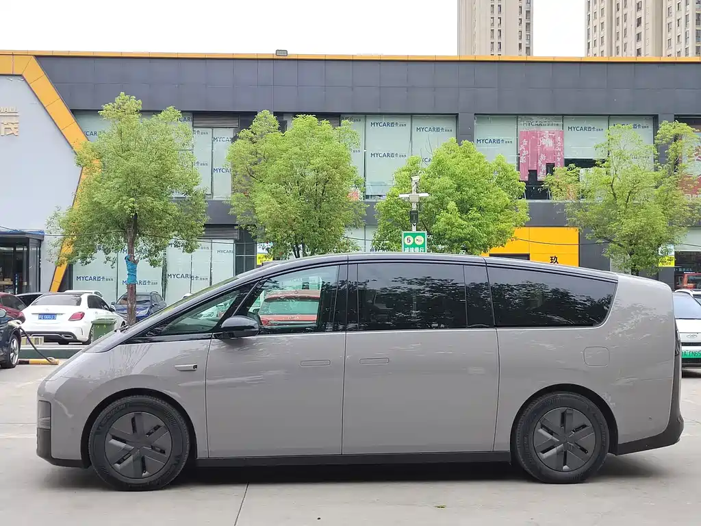 Li Auto Li MEGA — миниатюра 7