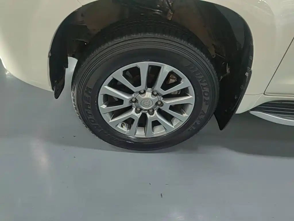 Toyota Prado — миниатюра 23