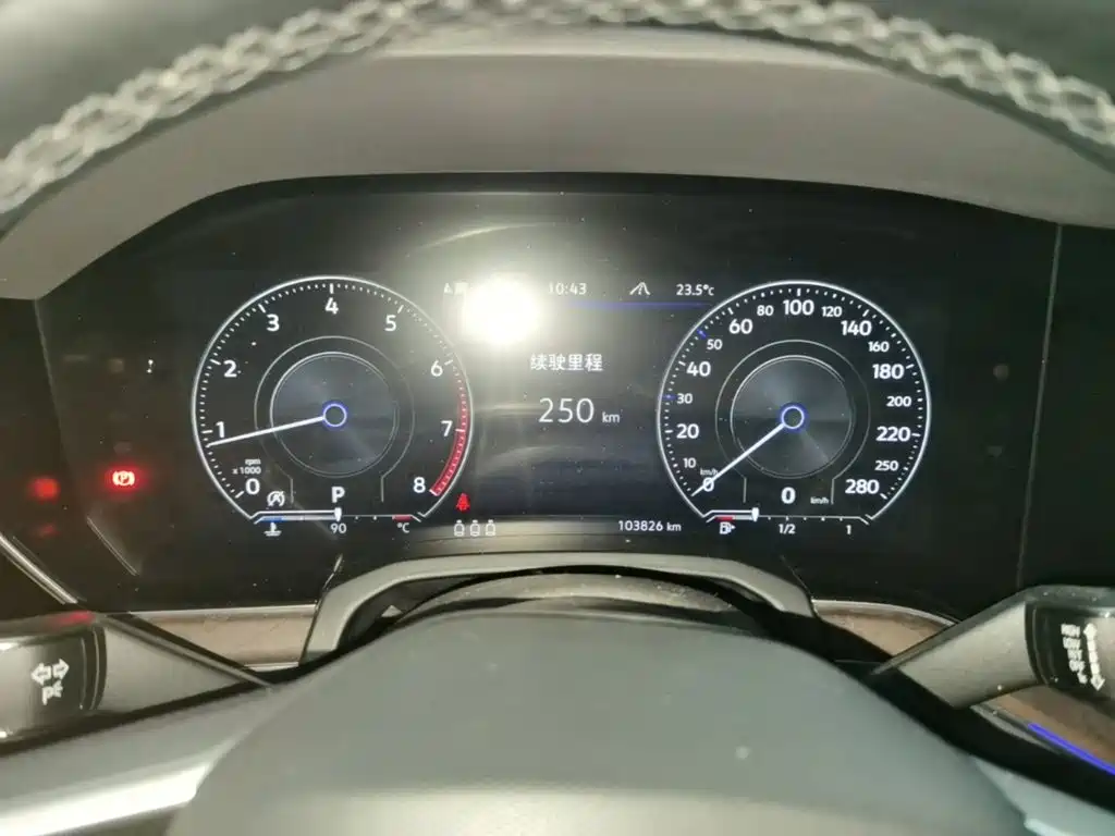 Volkswagen Touareg — миниатюра 12