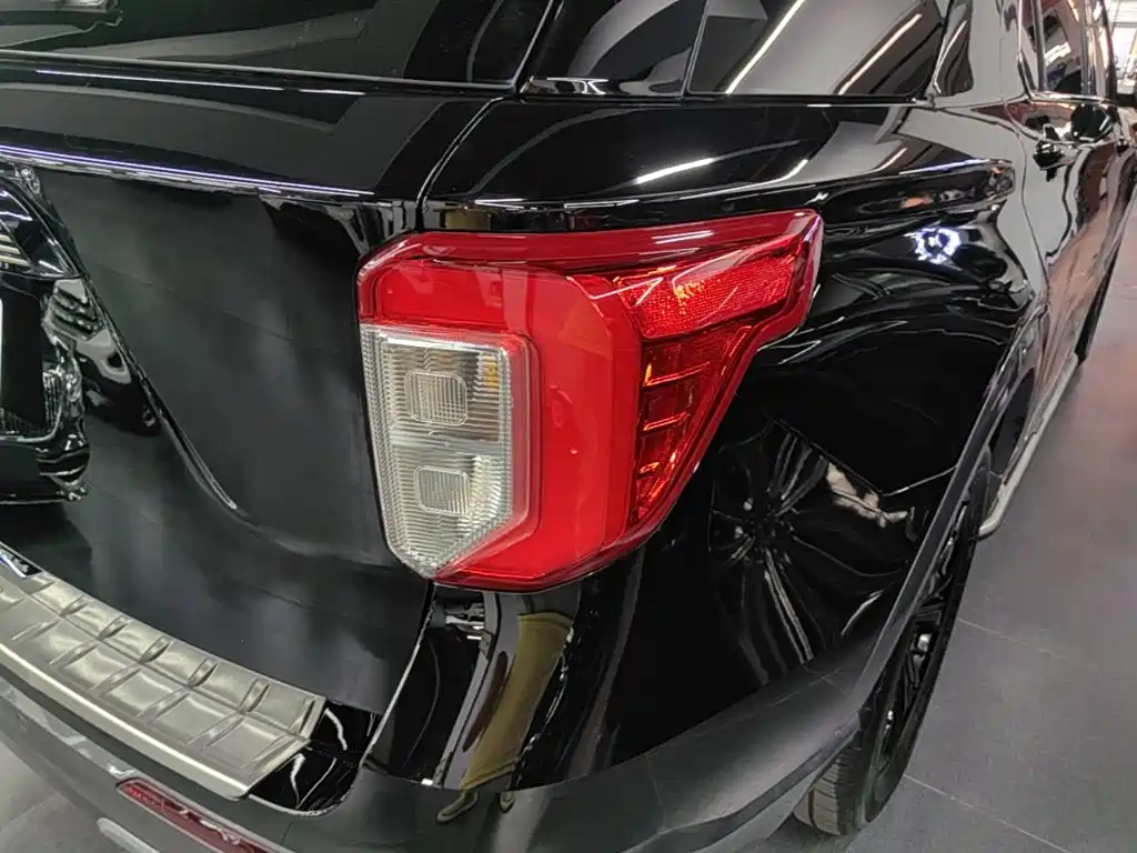 Ford Explorer — миниатюра 8