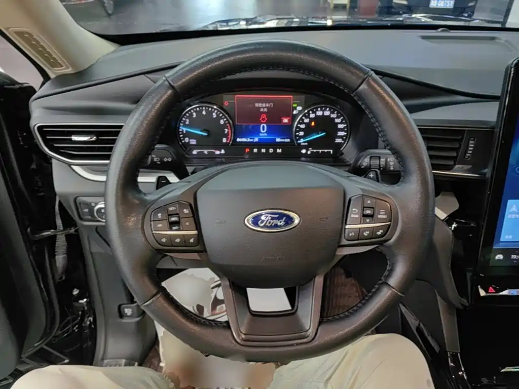 Ford Explorer — миниатюра 11