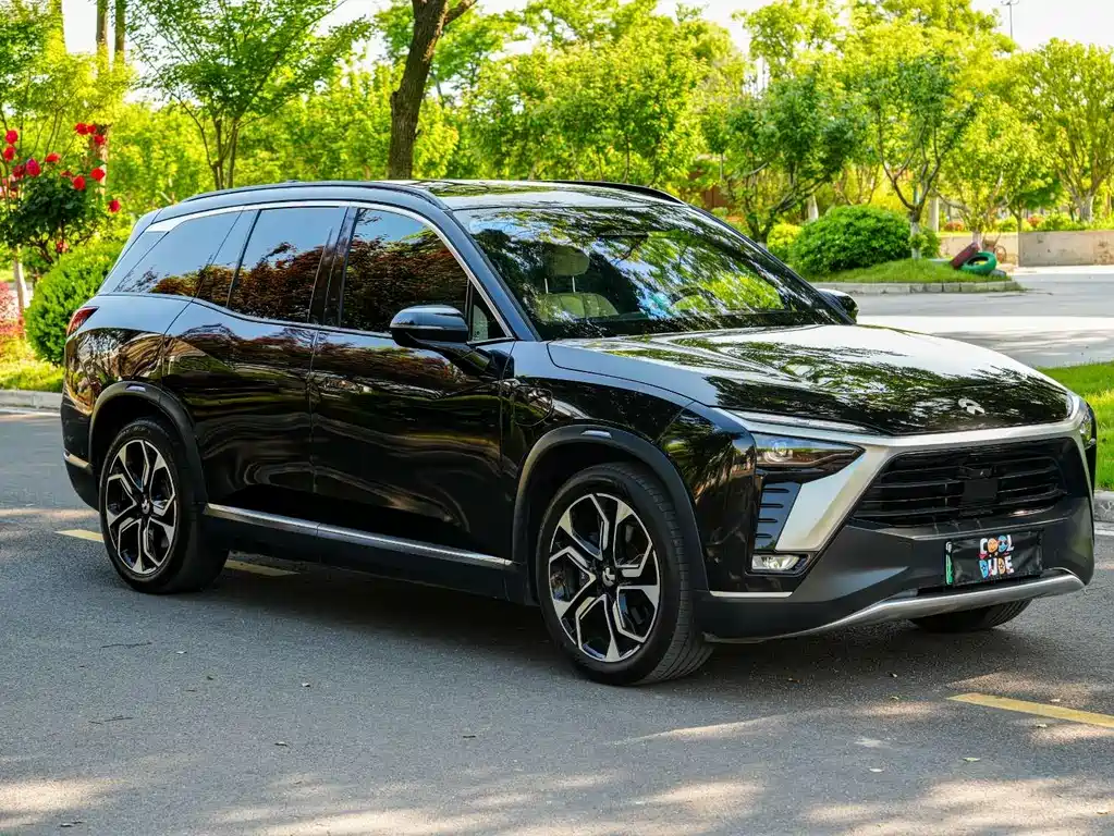 NIO ES8 2020 580KM мест