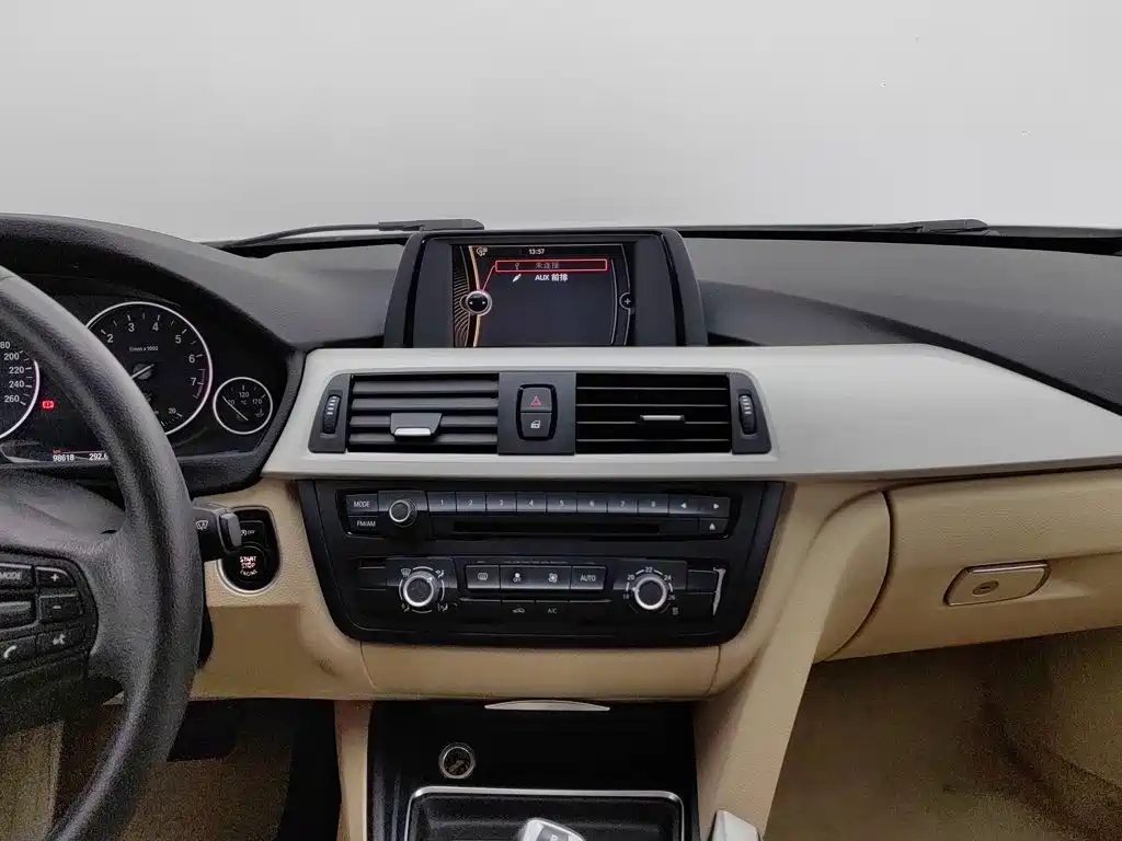 BMW 3 Series — миниатюра 12