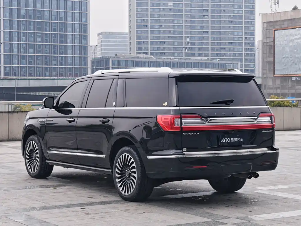 LINCOLN NAVIGATOR