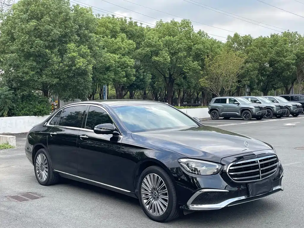 Mercedes-Benz E-Class — миниатюра 3