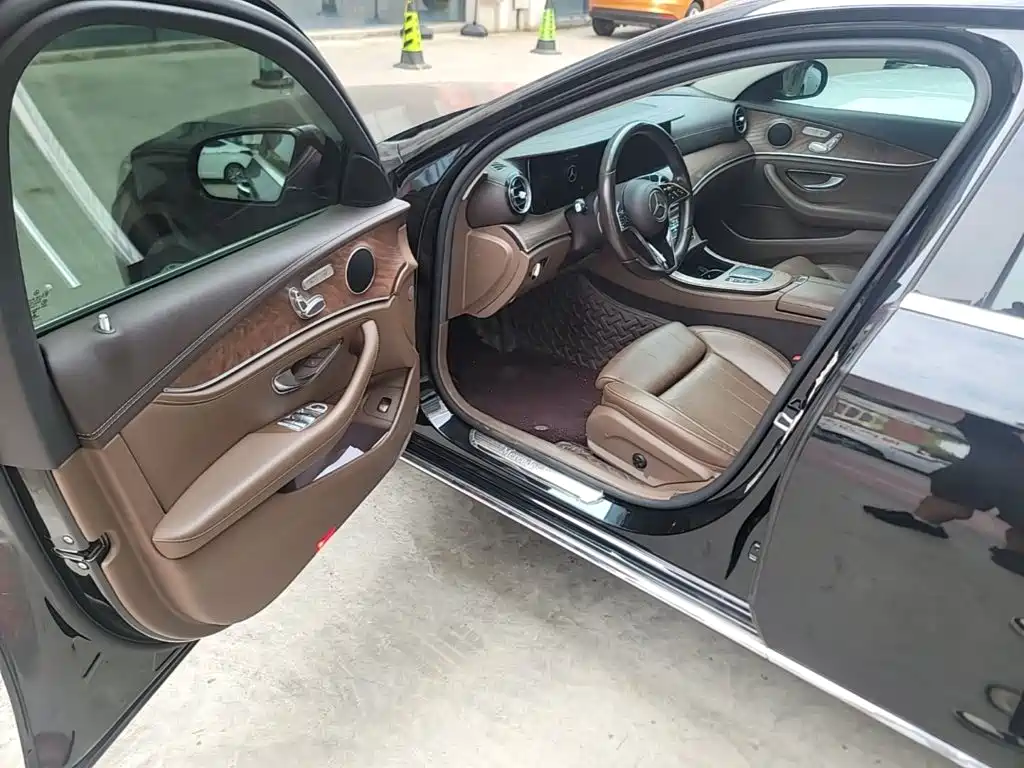 Mercedes-Benz E-Class — миниатюра 16
